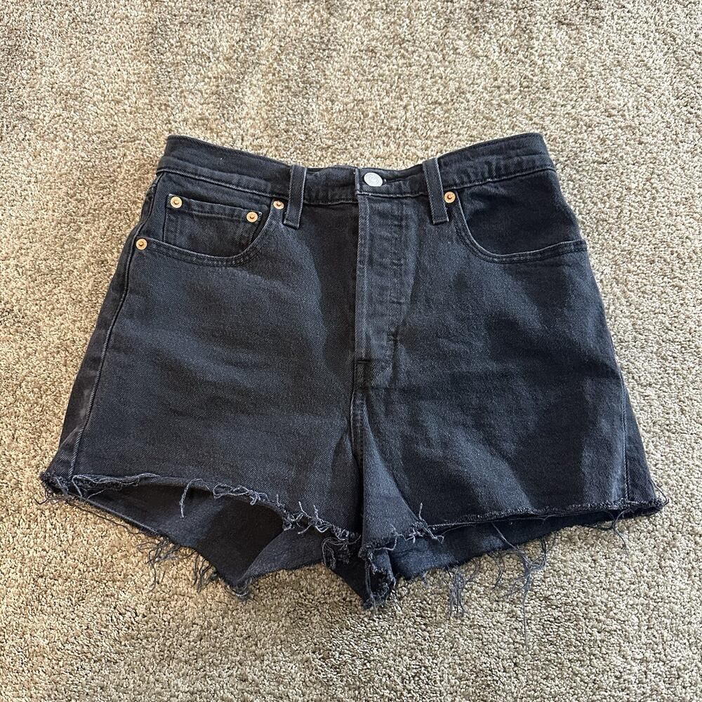 Levi's Women's FAB Rib Cage Button Fly Pocket Shorts in Shrink Up Short Black 27